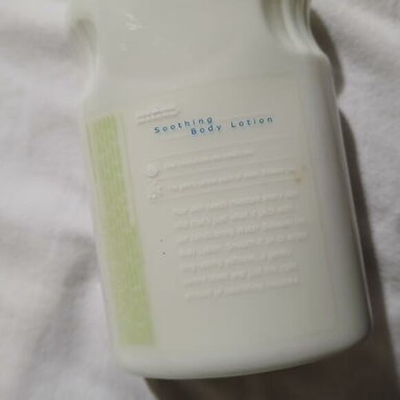 Bath & Body Works WATER BLOSSOM JOY Soothing Body Lotion 8oz -NEW  RARE RETIRED - Picture 2 of 6